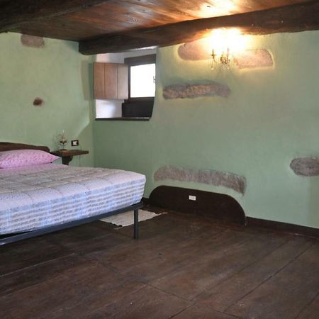 Il Borgo Di Monica Villa Domodossola Bagian luar foto