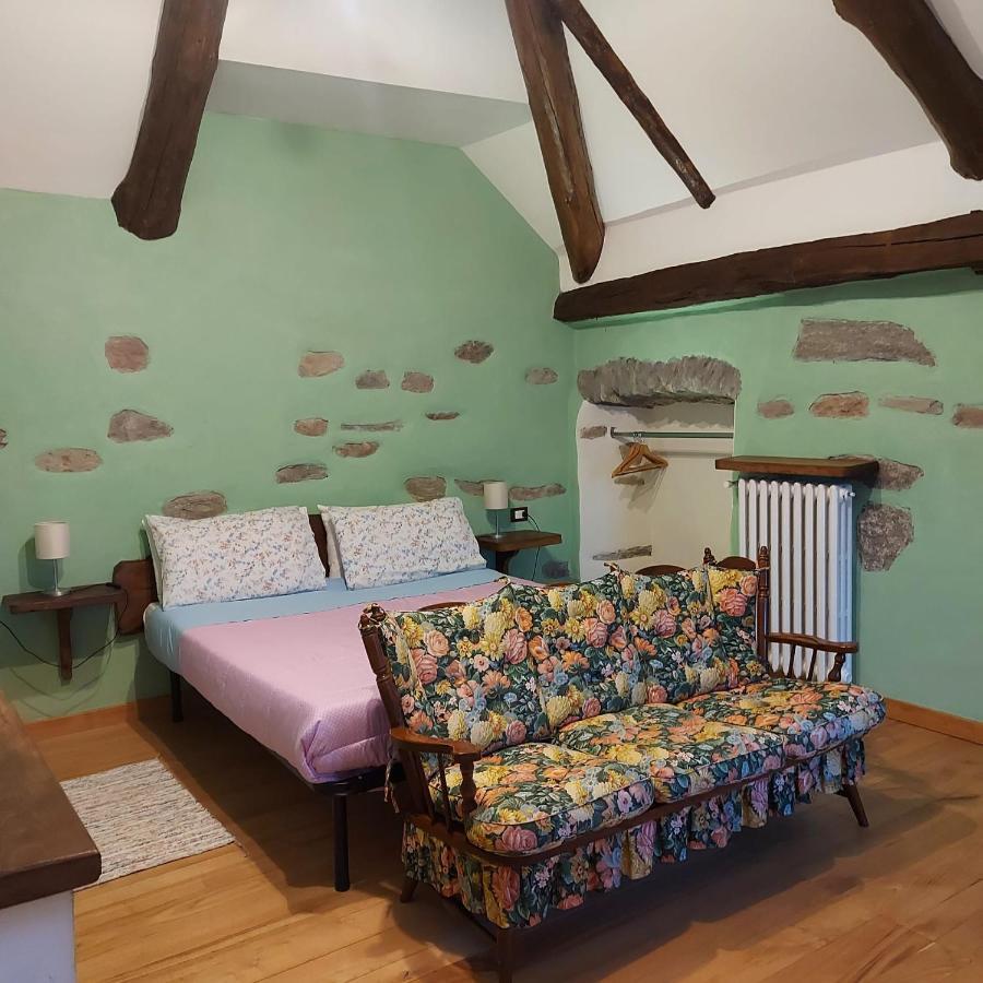Il Borgo Di Monica Villa Domodossola Bagian luar foto