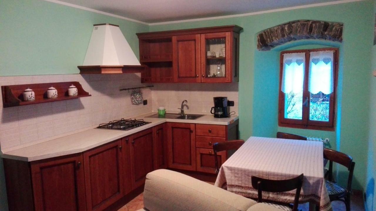 Il Borgo Di Monica Villa Domodossola Bagian luar foto