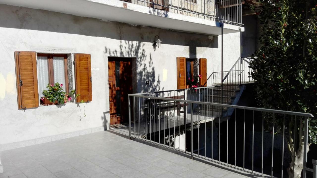 Il Borgo Di Monica Villa Domodossola Bagian luar foto