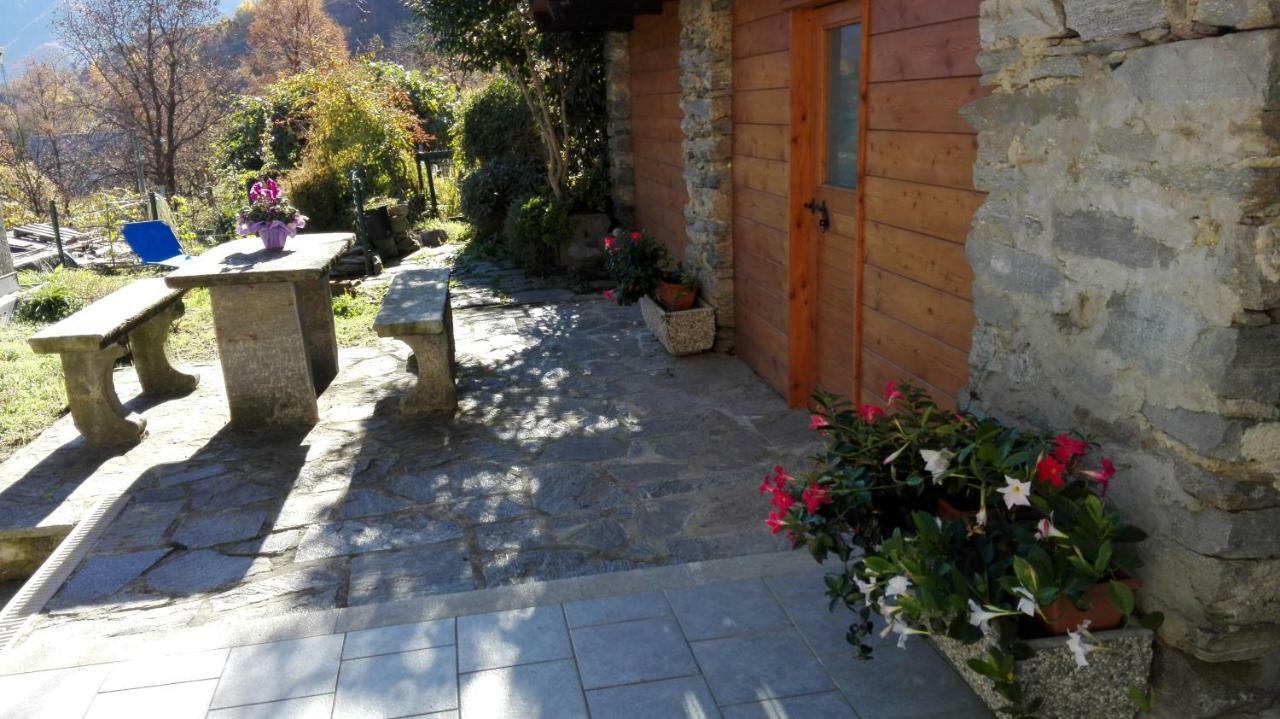 Il Borgo Di Monica Villa Domodossola Bagian luar foto