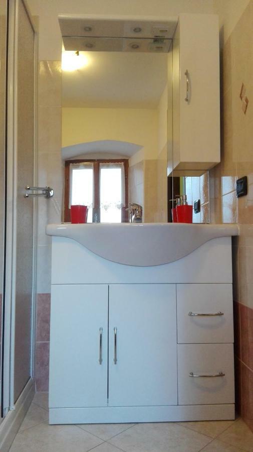 Il Borgo Di Monica Villa Domodossola Bagian luar foto
