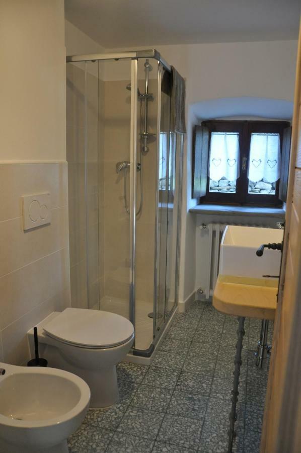 Il Borgo Di Monica Villa Domodossola Bagian luar foto