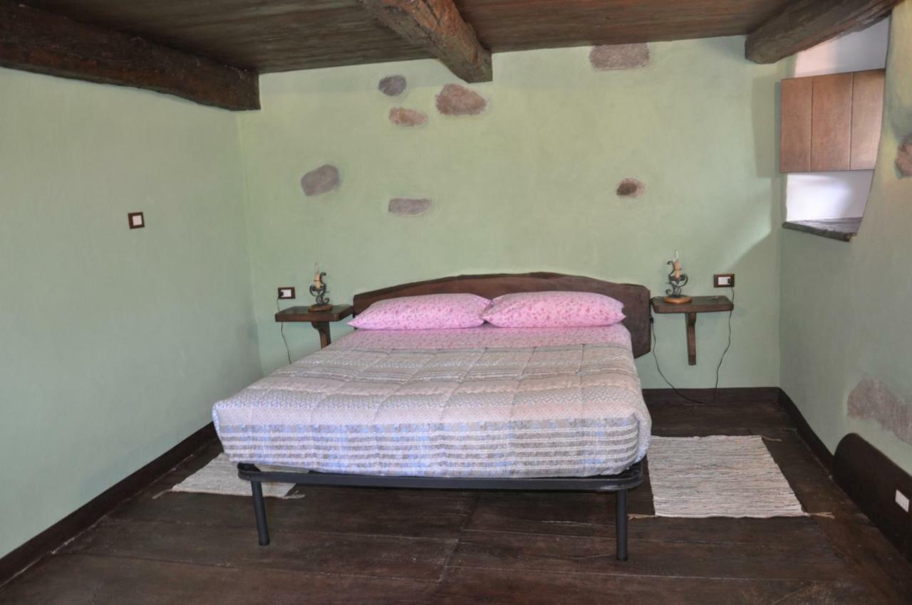 Il Borgo Di Monica Villa Domodossola Bagian luar foto